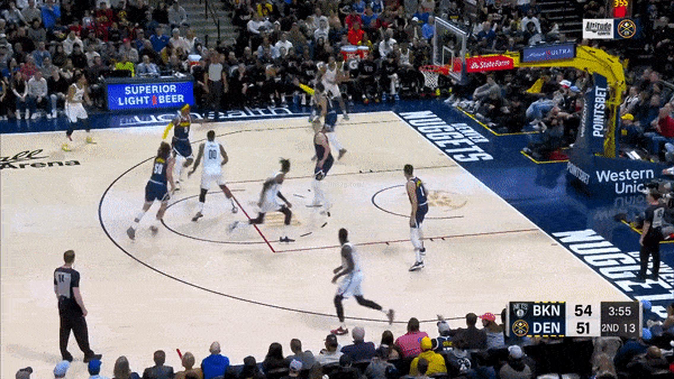 南宫娱乐-开拓者主场击败掘金，结束两连败